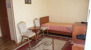 Гостевой дом Inn Prazhechka Белово Улучшенный двухместный номер с 2 отдельными кроватями-2