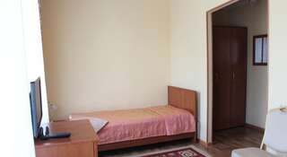 Гостевой дом Inn Prazhechka Белово Улучшенный двухместный номер с 2 отдельными кроватями-1